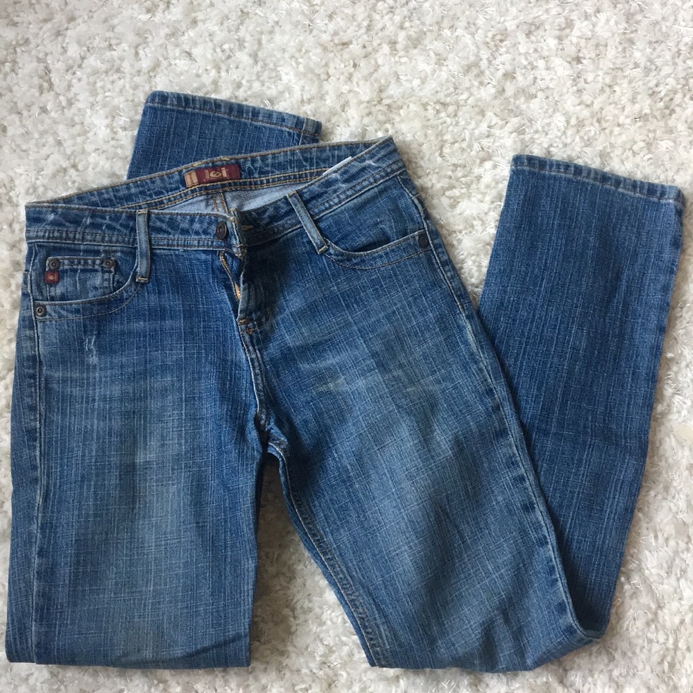 L.E.I Straight Leg Fitted Jeans